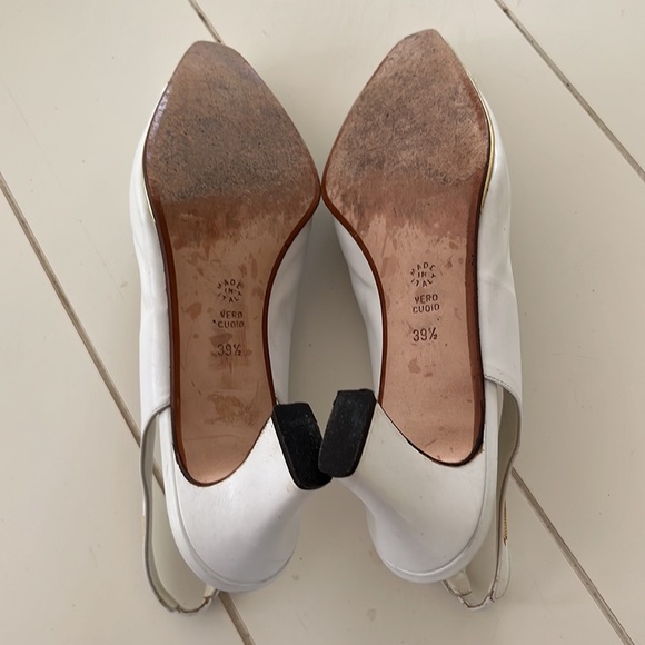 Vintage Nando Muzi White Leather Sling Backs, Gold trim, fits US 8.5, - Picture 6 of 7